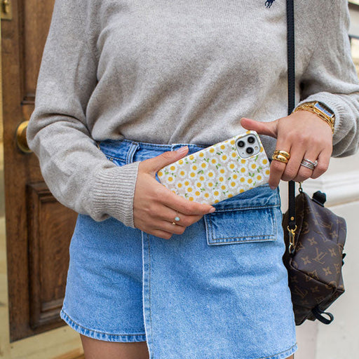 Pure Bliss - Daisy iPhone 16e Case 10